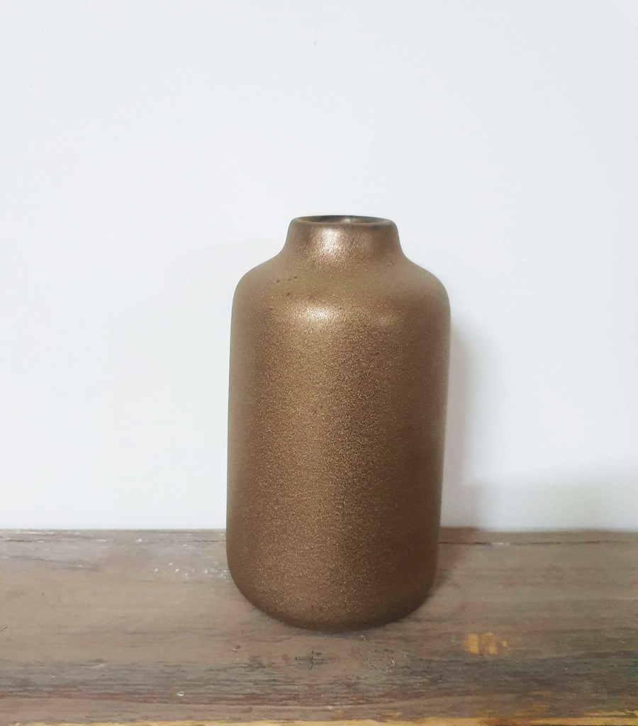 BROWN DECORATIVE VASES